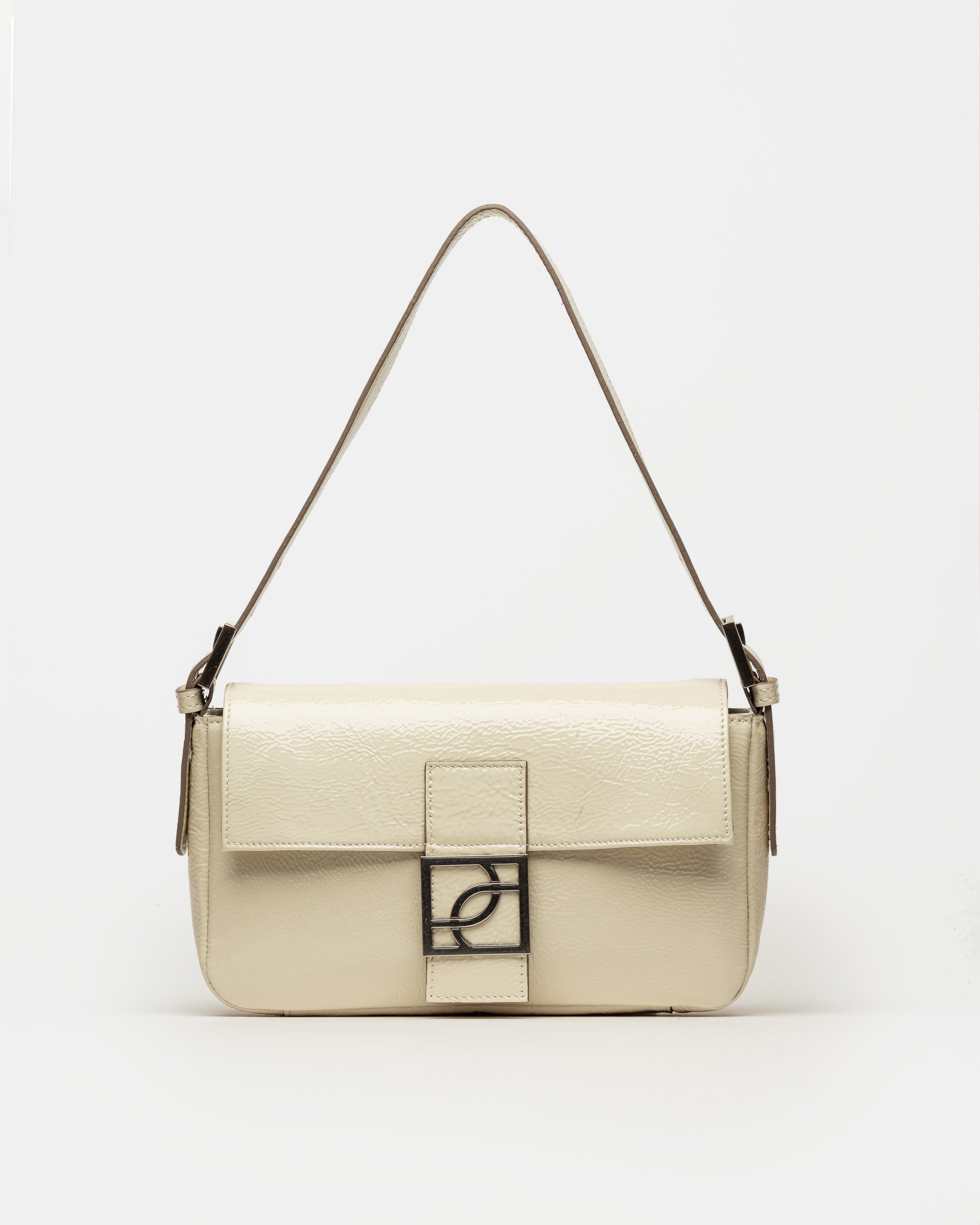 CARTERA AL HOMBRO SIGNATURE EN CUERO CHAROL